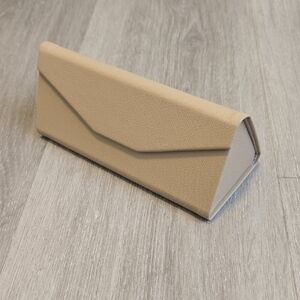 Elegant Tan Foldable Glasses Case